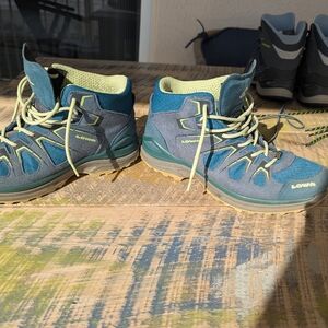 Lowa Women's Low Boots - Blue and Lime